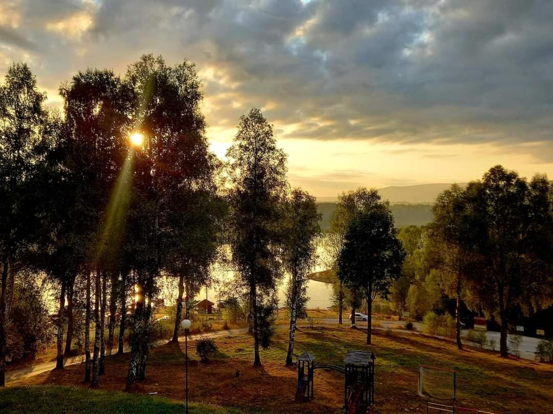 Hotel Vlasina - Vlasinsko Jezero Власина-Рид Экстерьер фото